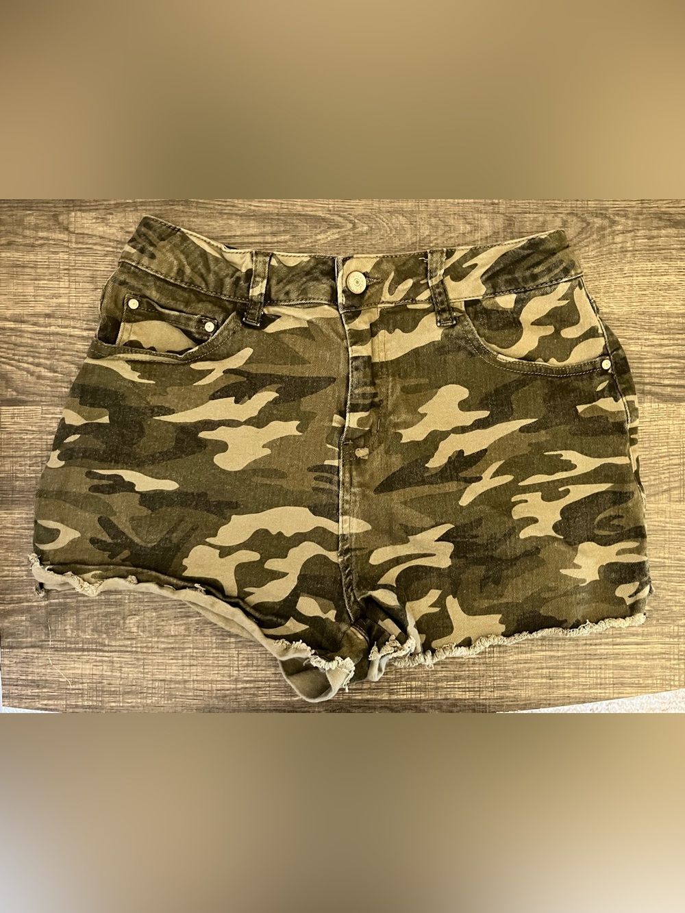 Potili Women’s Camo Print Denim Shorts Size 10